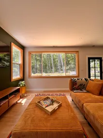 Serenity at Moonshine, modern and private getaway - Image 4