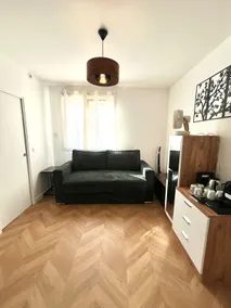 Charming air-conditioned studio on the outskirts of Paris - Image 2