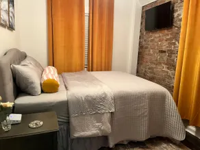 Charming 1 bedroom at the Alamo - Image 2