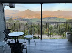 Beauty of Healesville Suite 4 - Image 3