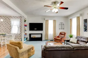 Cozy Vintage House - Image 4