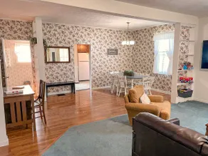 Cozy Vintage House - Image 5