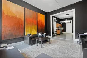 Luxury Black Downtown Apartment - Image 4
