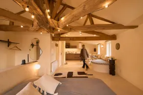 Air-conditioned suite • Historic center of Cognac - Image 2