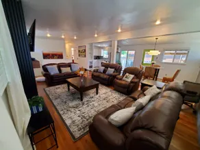 7 bedrooms, 4 bathrooms, 8 beds family house - Image 5