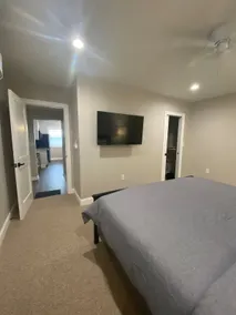 Midtown King 1BR Suite at 913 REAR w1 parking spot - Image 2