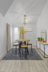 Lovely home with spacious patio in El Paso. - Image 2