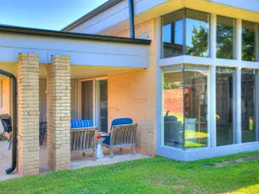 Boho Haven House - Sleeps 6 in a safe neighborhood - Image 3