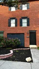 2 bedrooms, 2.5 bath, Garage, 1.5 mi to Farm Show - Image 2