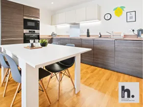 Contractors - Free Parking - City Centre - Balcony - x21 - Image 4