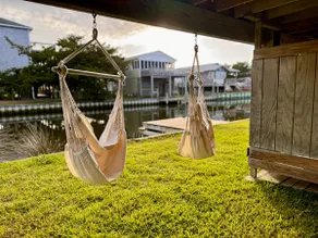 Private Dock, Pet Friendly, 5 Min Walk to Beach! - Image 4