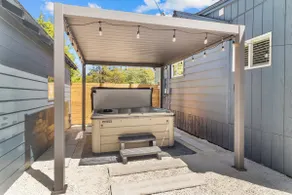 Seaside Hideaway-3 min. walk to beach, AC, HOT TUB - Image 2