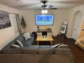 Spacious 4BR,Game RM, Huge Yard- Fam& Pet Retreat - Image 2