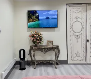 Premium 2BR Suite • Safe & Quiet • EV • Breakfasts - Image 5