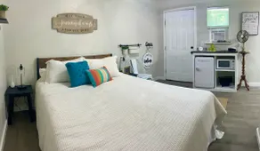 Perdido Bungalow - 1 Queen Bed - Image 4