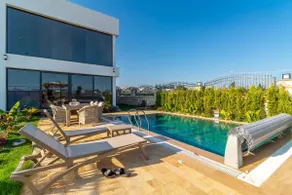 Detached villa with pool in Aksu - Image 3