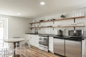 3BR Oasis 4 miles to Beach & Downtown ~ Casa Raven - Image 3