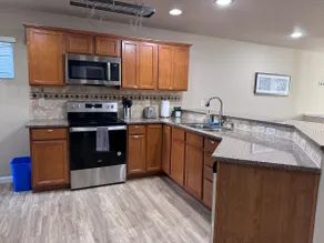 Charming 3B house with WiFi, AC, King bed - Image 4