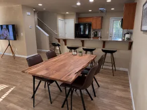 Charming 3B house with WiFi, AC, King bed - Image 5