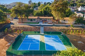 Luxury Home. Pickleball Courts, Resort Pool, etc. - Image 2