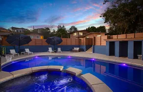 Luxury Home. Pickleball Courts, Resort Pool, etc. - Image 3