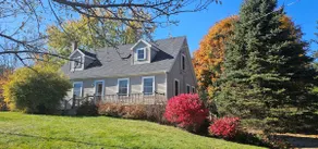 4bed Full House on Private Dr. w/ Large Yard - Image 2