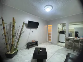 5 min from the Airport | Fast WiFi and Queen bed - Image 4