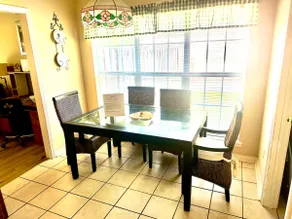 3BR/2BA near downtown & beach! Southern Comfort - Image 4