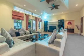 goodtime pool villa Pattaya 4 Bedroom Luxury Pool Villa Newly renovated, 15 minutes to Walking Street - Image 3