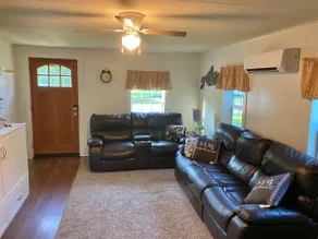 Bourbon’s cozy nook - Image 5
