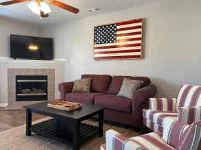 Min 2 Base/Restaurants+Fenced Bckyard+3TVs+Netflix - Image 1