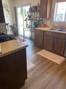 Tuscan themed town home. No fees - Image 4
