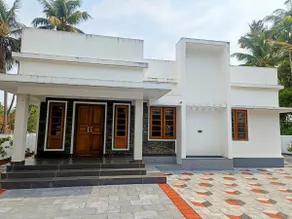 Riverfront Villa in Kochi - Image 2