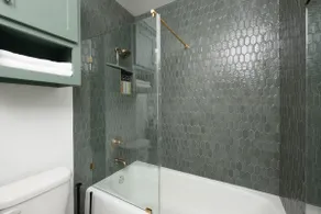 Downtown 1920’s Luxury - Breakfast and amenities! - Image 5
