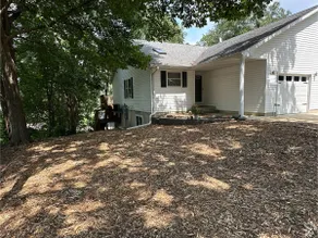 Entire spacious home in quiet neighborhood - Image 2