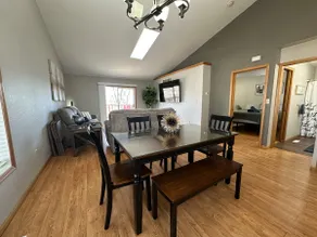 Entire spacious home in quiet neighborhood - Image 3