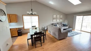 Entire spacious home in quiet neighborhood - Image 4