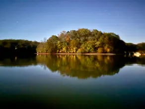 Affordable experience on peaceful lakefront lot - Image 5