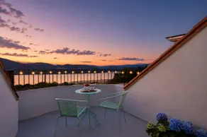 Private hot tub and terrace overlooking the estuary - Image 5