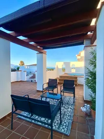 Apartment with Roof Terrace in La Alcaidesa - Image 4