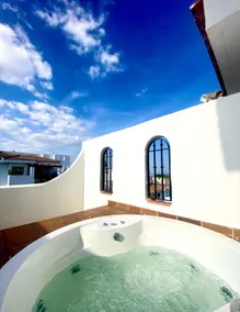 Apartment with Roof Terrace in La Alcaidesa - Image 2