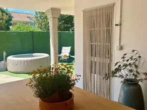 House with outdoor Jacuzzi, barbecue and chill-out cinema - Image 3