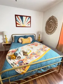 The Sunbird: Vibrant Lake Erie Condo - Image 3