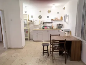 Charming Old City Apartment with Garden - Image 3