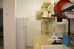 Charming Old City Apartment with Garden - Image 4