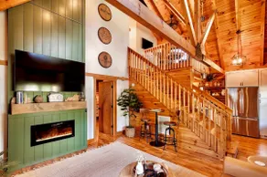 Sip on bourbon in the hot tub! +hiking & game shed - Image 3
