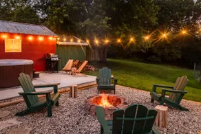 Sip on bourbon in the hot tub! +hiking & game shed - Image 4