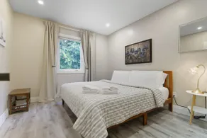 Spruce Suite Historic NOTL - Luxury Getaway - Image 5