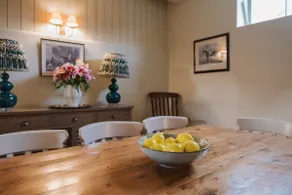 Charming Coach House with Hot Tub - Image 3