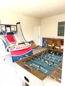 Modern Spacious Beach House! Backyard+Games - Image 4